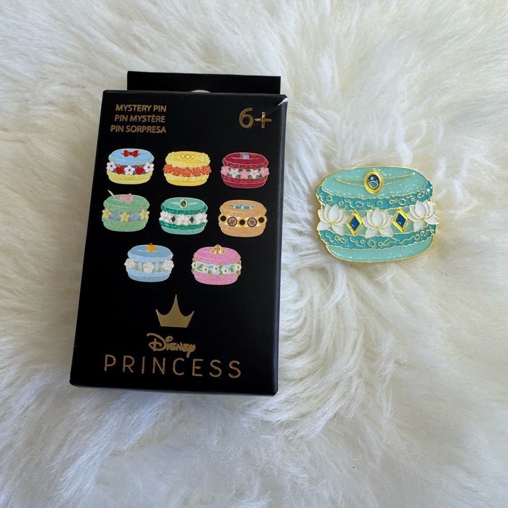 Disney Princess Macaroon Pin - Mystery Pin - Jasmine